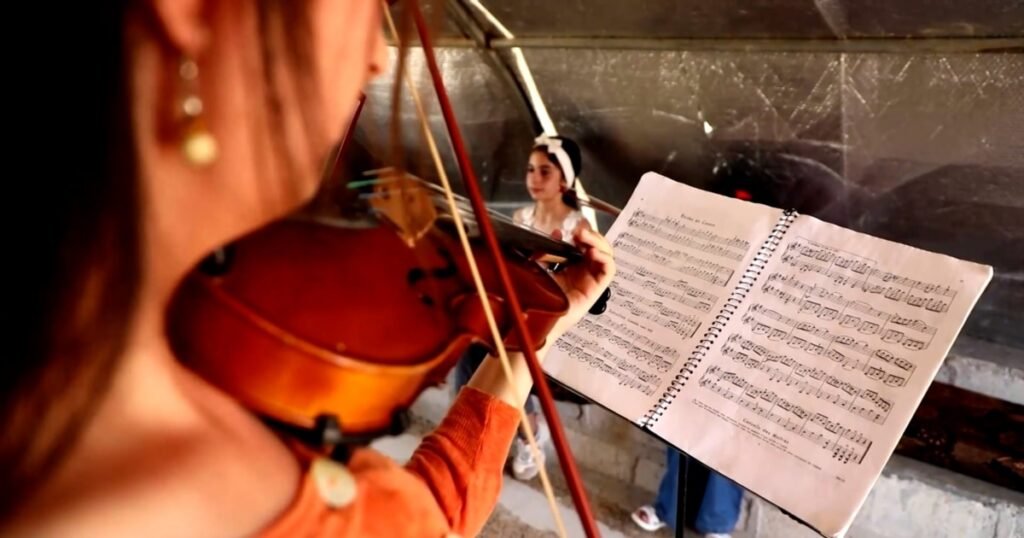 13 interpreți de muzică populară condamnați penal pentru că au înșelat statul în timpul pandemiei