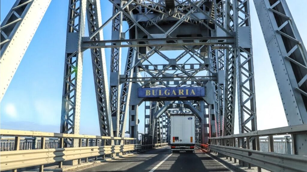 Aglomerație la ieșirea din țară spre Bulgaria. Rute alternative