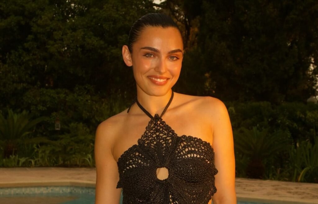 Apariția Alexiei Eram în sutien, de ziua ei de naștere: „La mulți ani mie”. Mesajul pe care Andreea Esca i l-a trimis fiicei sale