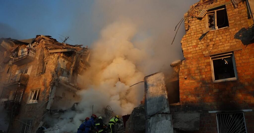 Atac masiv asupra Kievului. Mai mulți morți și zeci de răniți în urma unei ofensive rusești Atac masiv asupra Kievului. Mai mulți morți și zeci de răniți în urma unei ofensive rusești