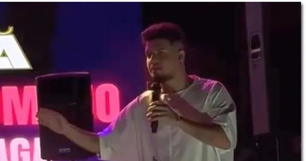 Babasha, atacat cu sticle în timpul unui concert în Banat. Manelistul a plecat de pe scenă: „Nu e frumos”