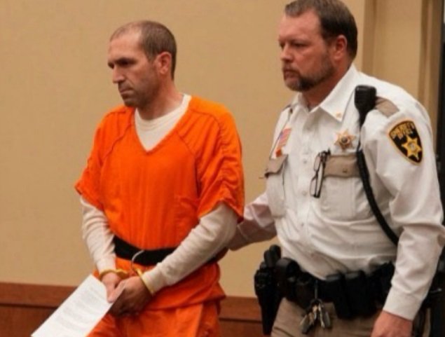 Bărbat condamnat la 89 de zile de închisoare în SUA pentru că și-a înscenat propria moarte și a fugit la amantă Bărbat condamnat la 89 de zile de închisoare în SUA pentru că și-a înscenat propria moarte și a fugit la amantă