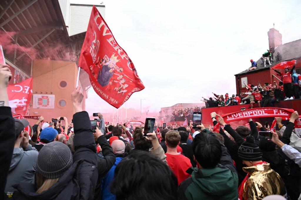 Bărbatul care a intrat cu mașina în mulțimea de suporteri din Liverpool, se confruntă cu noi acuzații