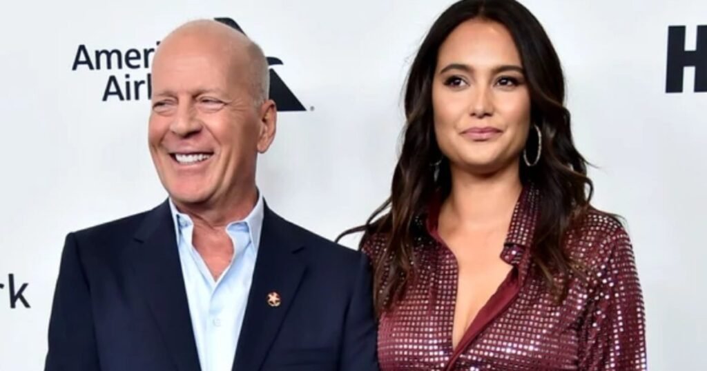 Bruce Willis își pierde abilitatea de a comunica, dezvăluie soția lui. Actorul a fost diagnosticat cu demență în 2023 Bruce Willis își pierde abilitatea de a comunica, dezvăluie soția lui. Actorul a fost diagnosticat cu demență în 2023