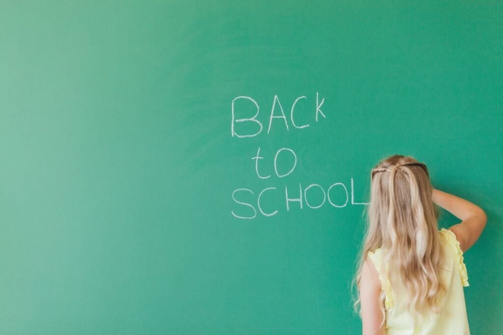 Când începe școala în septembrie 2025