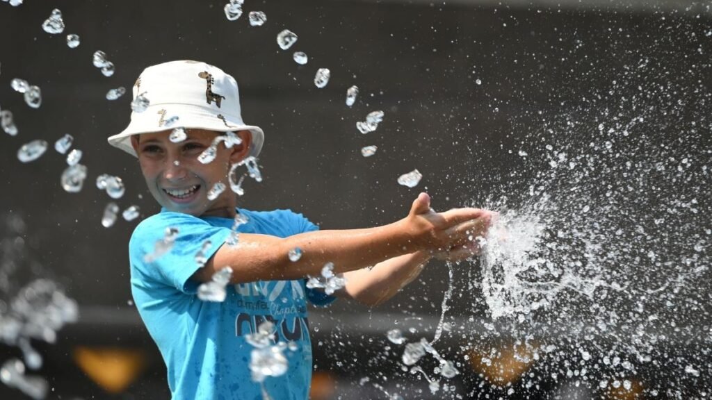 Caniculă în Capitală până luni. Maxime de 37 de grade