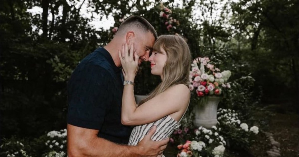 Cântăreaţa Taylor Swift şi jucătorul de fotbal american Travis Kelce şi-au anunţat logodna Cântăreaţa Taylor Swift şi jucătorul de fotbal american Travis Kelce şi-au anunţat logodna