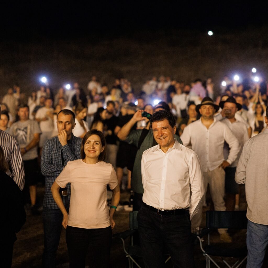 Ce a căutat Nicușor Dan lângă Maia Sandu