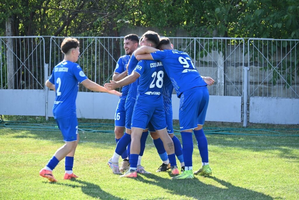 Echipa din Băicoi era să scoată din Cupă și Bistrița lui Cristi Pustai, cu un taximetrist, un bucătar, un lăcătuș, un curier și un tânăr care lucrează pe excavator în echipă