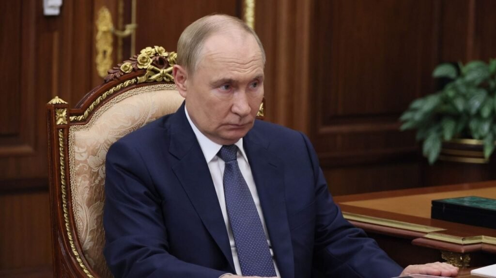 Condițiile puse de Vladimir Putin pentru încheierea războiului din Ucraina, anunțate de la vârful Kremlinului Președintele rus Vladimir Putin a început războiul din Ucraina în februarie 2022