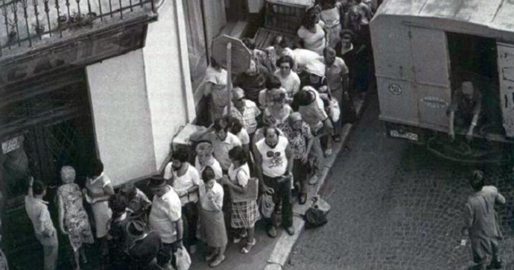 Cum a ajuns România o țară îndatorată la străini. Credite cheltuite pe afaceri păguboase, proiecte megalomanice și lipsă crasă de viziune