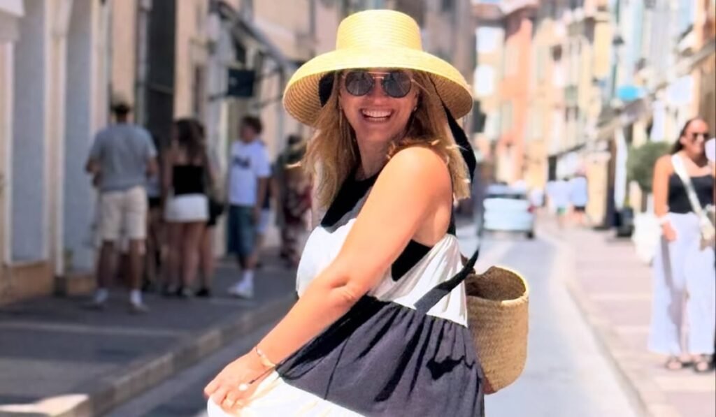 Cum a apărut Andreea Esca pe străzile din Saint Tropez. Vedeta se află în vacanță cu familia
