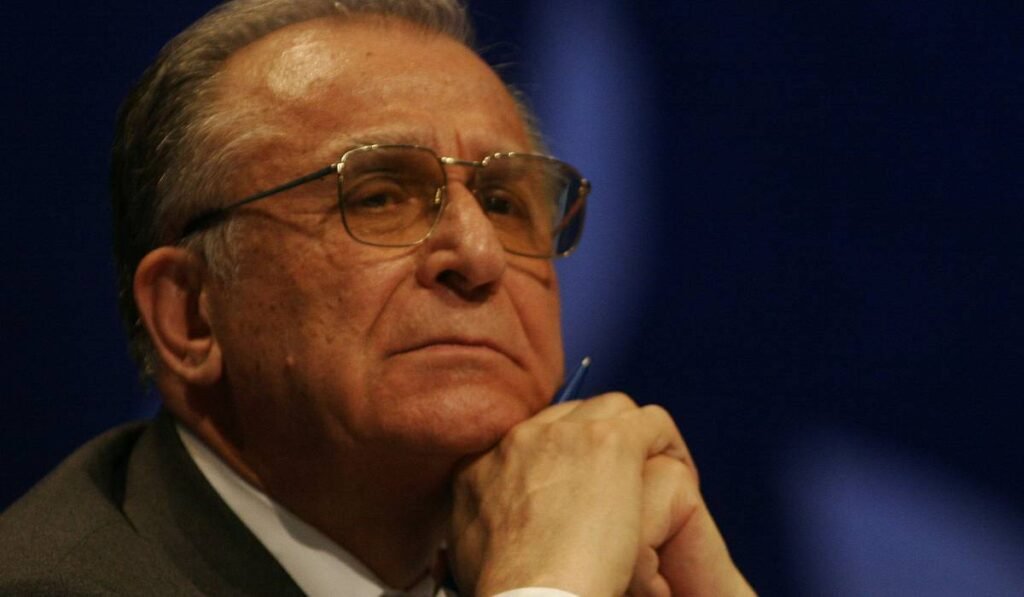 Ion Iliescu a guvernat România folosind înaintea lui Putin războiul hibrid, explică un istoric specializat în spațiul ex-sovietic şi comunism