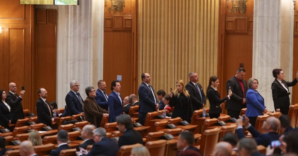 De la fake news la boicotul angajaților străini. Temele prin care partidele suveraniste hrănesc războiul hibrid al Rusiei