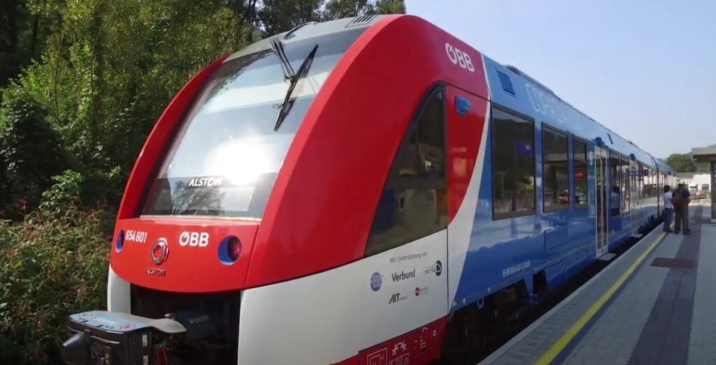 De vineri, un tren nou Alstom Coradia Stream merge pe ruta București - Brașov