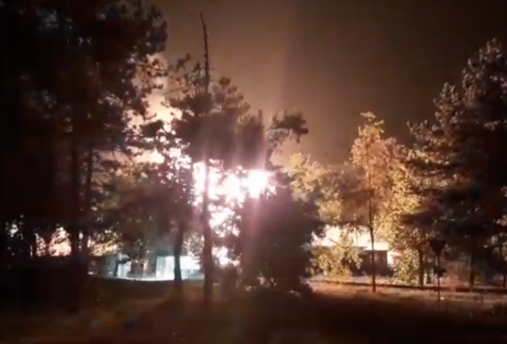 Explozie la Amara, unde săpăturile pentru o fântână au lovit o pungă de gaz subterană