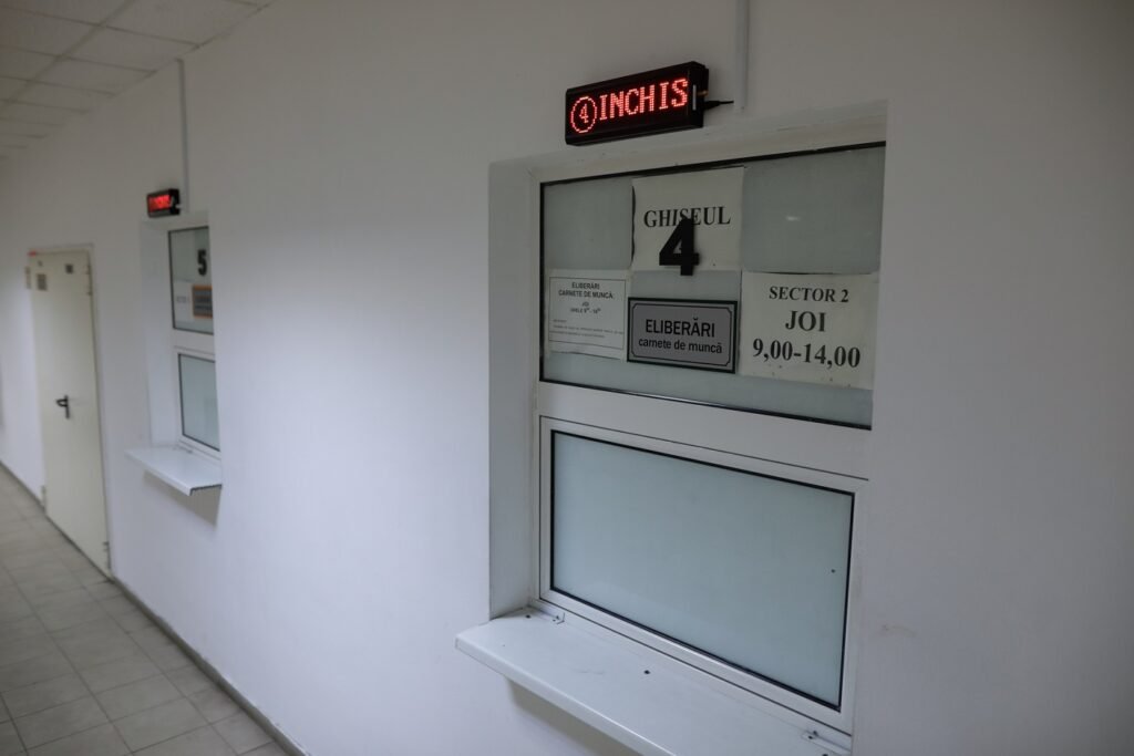 Funcționarii din primării intră în grevă: Ghișeele de lucru cu publicul se închid pe termen nedeterminat Funcționarii din primării intră în grevă: Ghișeele de lucru cu publicul se închid pe termen nedeterminat