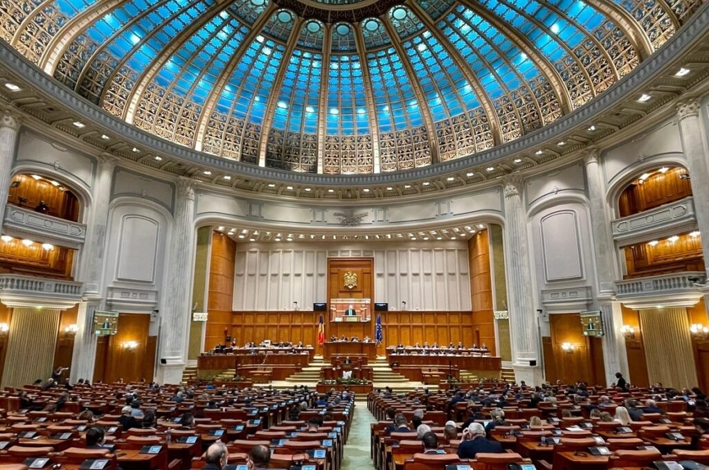 Guvernul își asumă luni răspunderea pe Pachetul 2 de măsuri