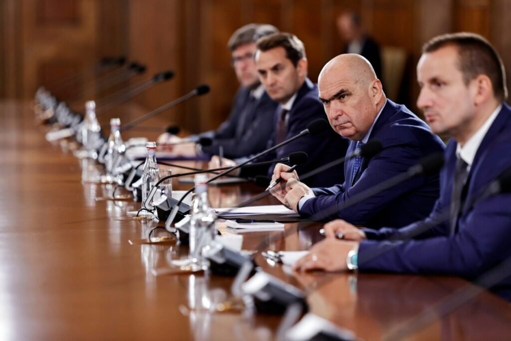 Ilie Bolojan: Anul acesta nu se vor mai semna contracte noi pe programul „Anghel Saligny”, iar cele care sunt în plată vor fi eşalonate Ilie Bolojan: Anul acesta nu se vor mai semna contracte noi pe programul „Anghel Saligny”, iar cele care sunt în plată vor fi eşalonate