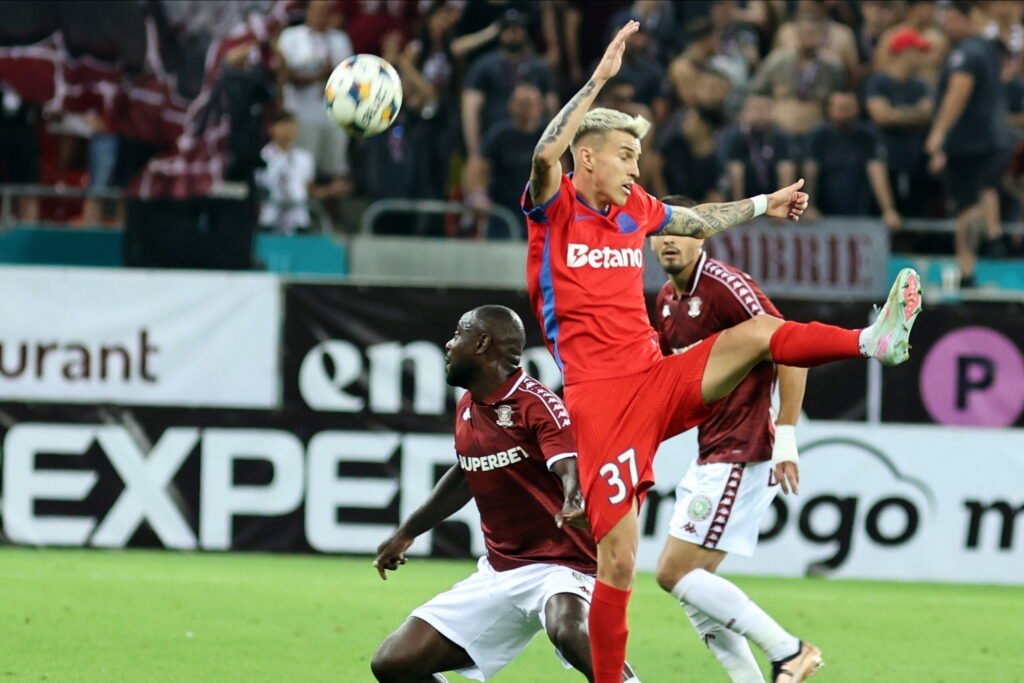 Incident înainte de startul meciului dintre Rapid Bucureşti şi FCSB, pe Arena Naţională