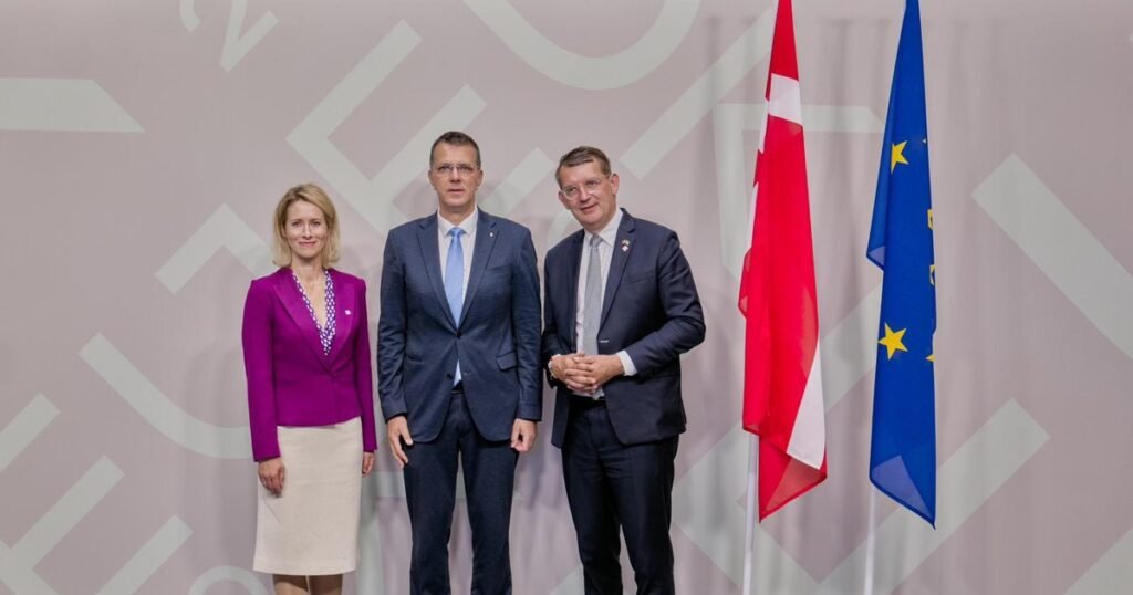 Ionuț Moşteanu, la reuniunea miniştrilor apărării din UE: „România trebuie să aibă un nivel de înzestrare care să descurajeze orice agresor” Ionuț Moşteanu, la reuniunea miniştrilor apărării din UE: „România trebuie să aibă un nivel de înzestrare care să descurajeze orice agresor”