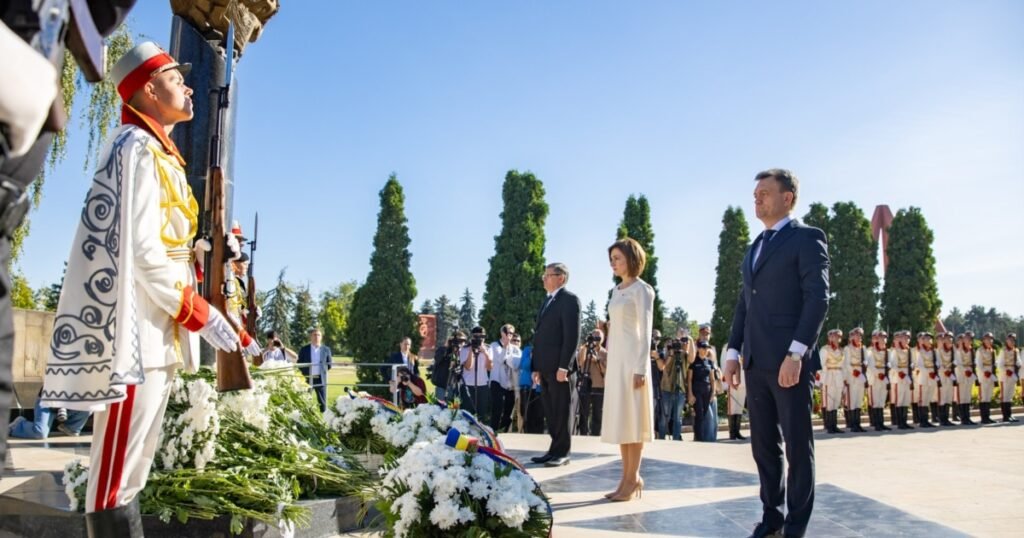 Jurnaliști amenințați cu moartea. Un politician pro-rus voia să blocheze coloanele oficialilor europeni Jurnaliști amenințați cu moartea. Un politician pro-rus voia să blocheze coloanele oficialilor europeni