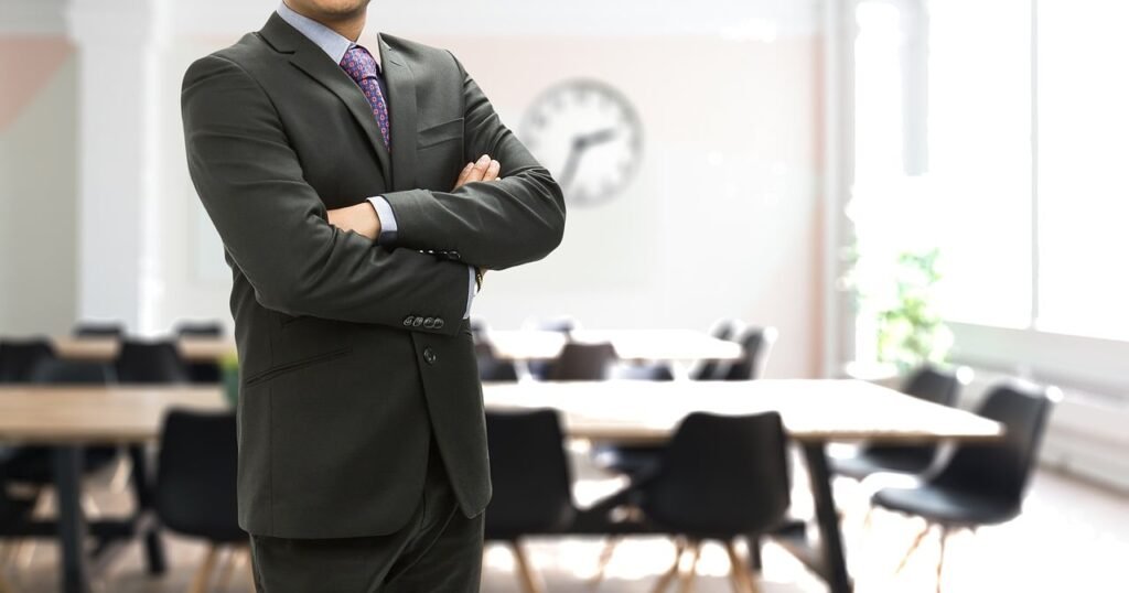 Lista lui Bolojan: ASF, autoritatea de milioane de euro pe lună salarii. Ce rezolvă plafonarea?