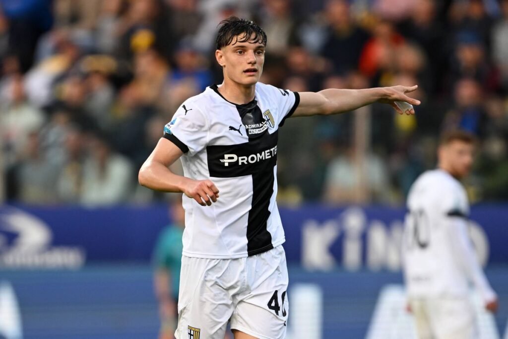 Liverpool îi ia lui Cristi Chivu de sub nas fundașul dorit » Verdictul lui Fabrizio Romano Liverpool îi ia lui Cristi Chivu de sub nas fundașul dorit » Verdictul lui Fabrizio Romano