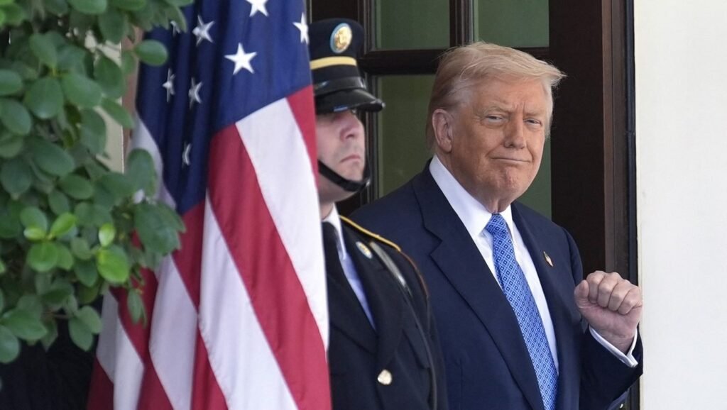 Donald Trump, înainte să-i primească pe liderul azer Ilham Aliev și premierul armean Nikol Pașinian Foto: Profimedia