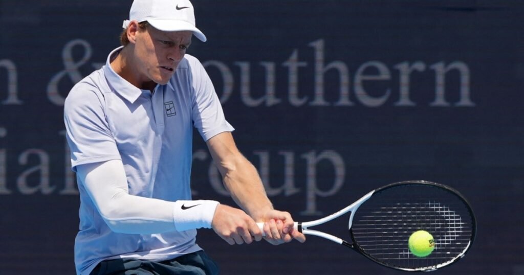 Lui Jannik Sinner i s-a făcut rău în finala de la Cincinnati și i-a pus pe tavă titlul lui Carlos Alcaraz