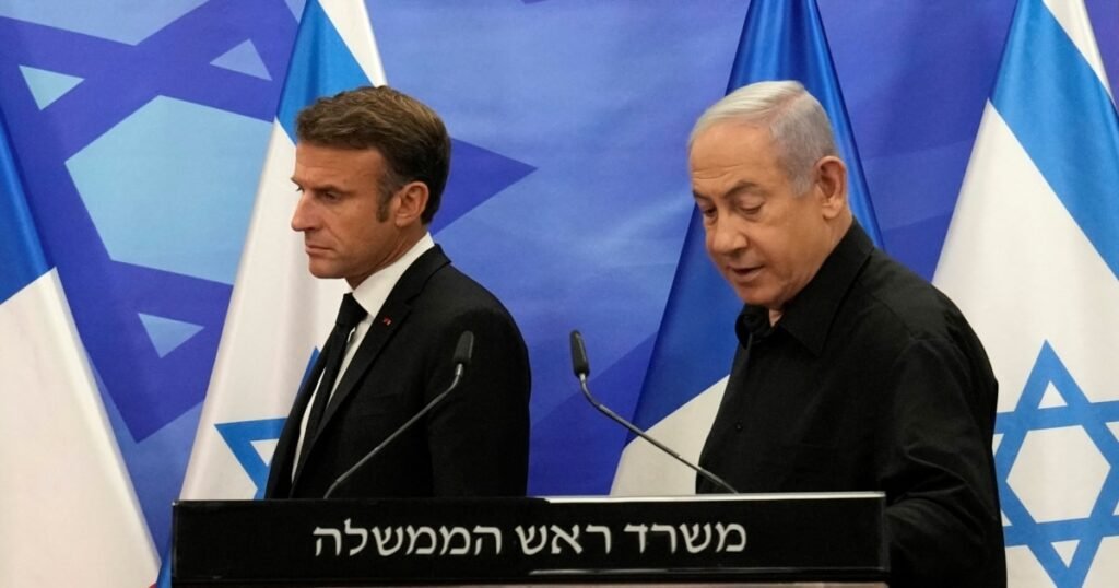 Macron îi cere lui Netanyahu să pună capăt „cursei disperate a unui permanent război criminal și ilegal în Gaza”
