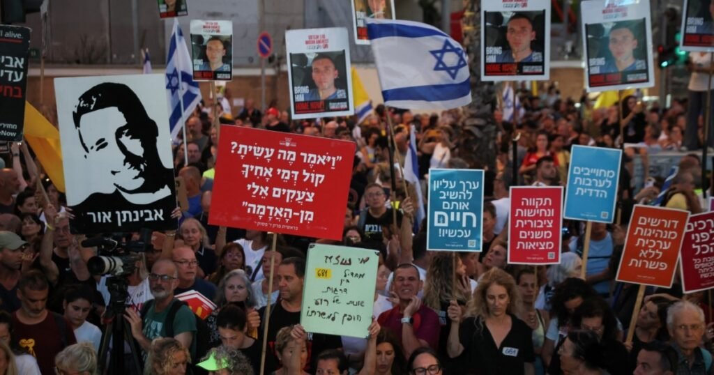 Mii de israelieni au cerut un acord de eliberare a ostaticilor și încetarea războiului din Gaza Mii de israelieni au cerut un acord de eliberare a ostaticilor și încetarea războiului din Gaza