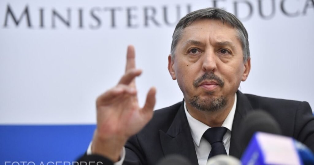 Ministrul Daniel David, despre ce se va întâmpla cu veniturile profesorilor: „Per ansamblu, vor scădea”. Ministrul Daniel David, despre ce se va întâmpla cu veniturile profesorilor: „Per ansamblu, vor scădea”.