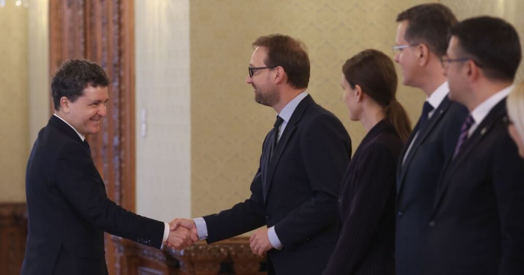 Mizele relației Nicușor Dan-USR și concesia pe care trebuie să o facă PNL. „Nu poate să-și exercite mandatul cu rezultate dacă nu are susținere”