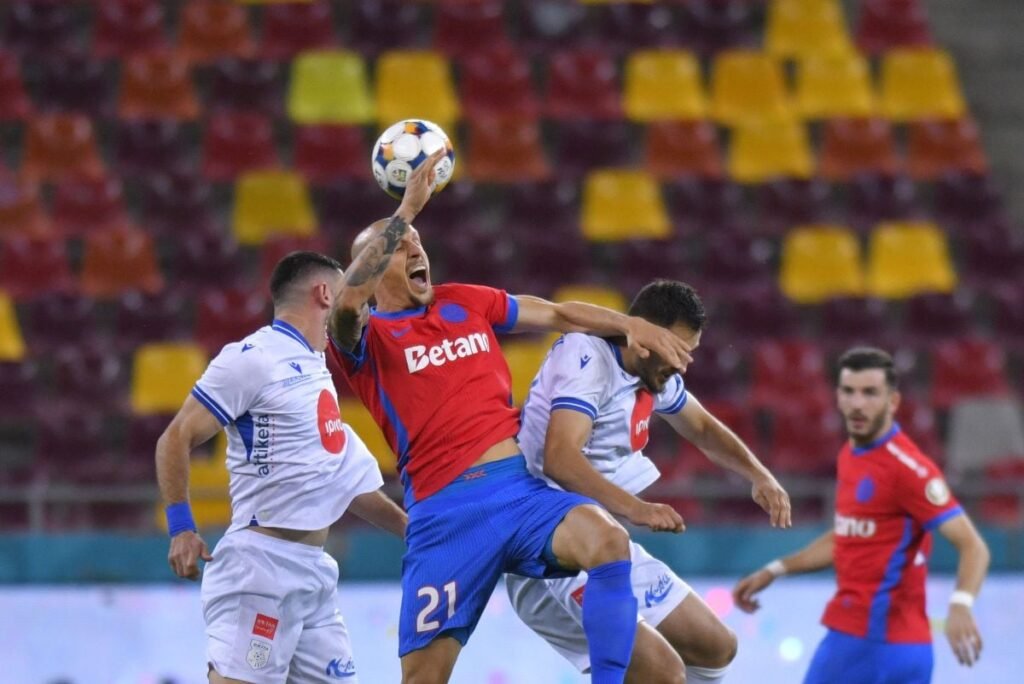 Fază de joc din timpul meciului FCSB - Drita 3-2, disputată la București, în Europa League, august 2025