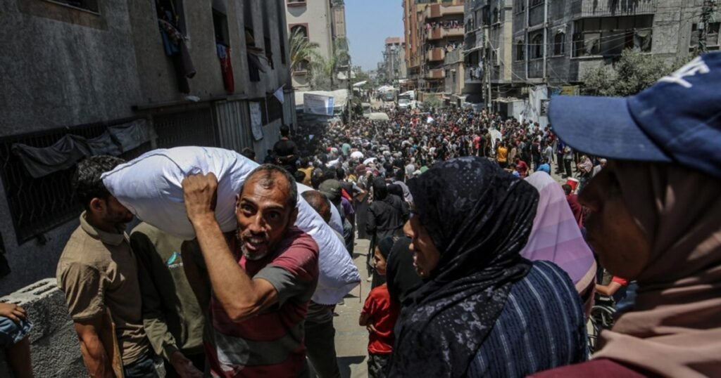 Netanyahu anunță că Israelul le va „permite” locuitorilor din Gaza care fug de război să emigreze