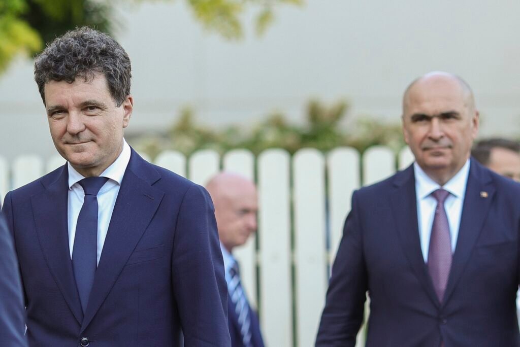 Nicușor Dan, cel mai popular politician în Capitală. Doar 20% din bucureșteni au o părere bună despre Bolojan - sondaj CURS