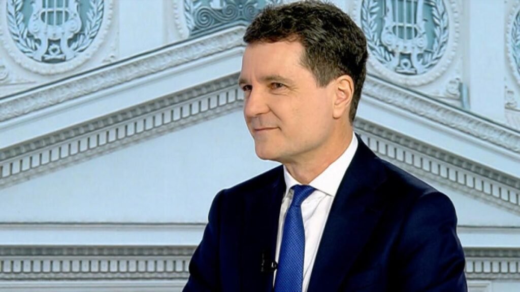 Nicușor Dan participă la videoconferințe de la Comandamentul Forțelor pentru Operații Speciale