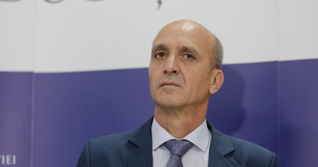 Nu închidem școli, sunt doar reorganizate Nu închidem școli, sunt doar reorganizate