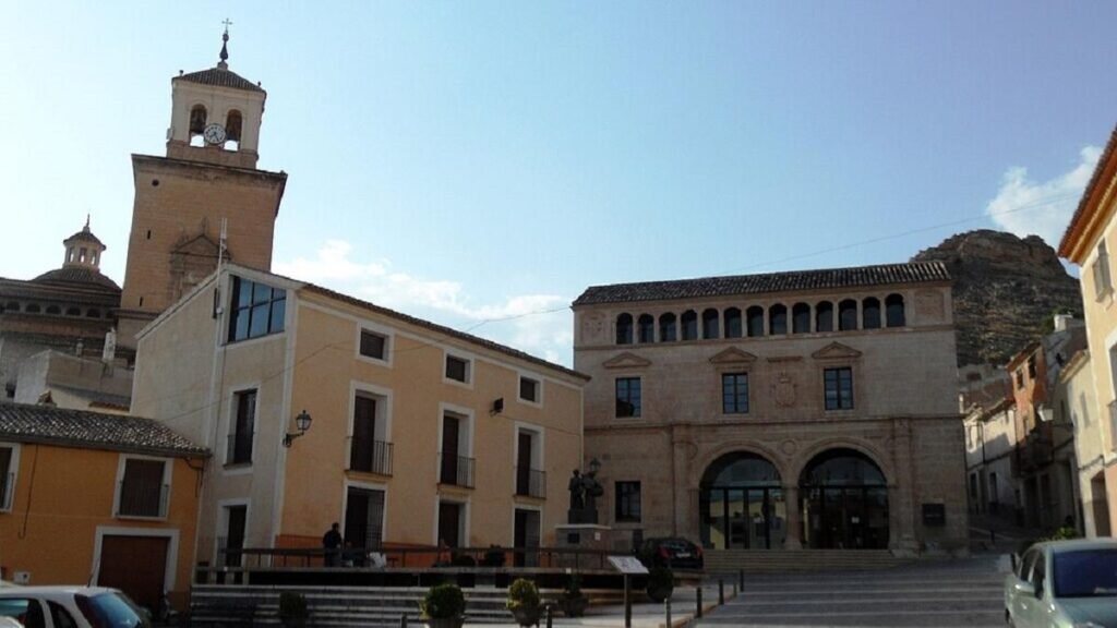 Oraș spaniol, obligat să anuleze o interdicție privind festivalurile religioase