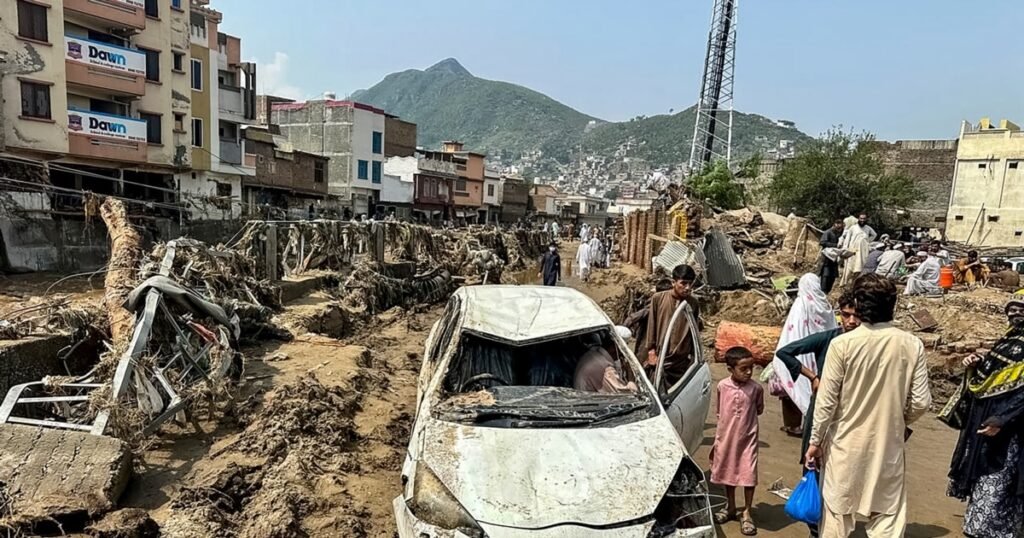 Peste 160 de persoane au murit în inundațiile din Pakistan