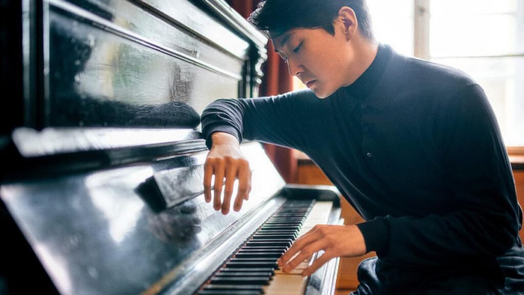 Pianistul Seong-Jin Cho debutează în România la Festivalul Enescu, alături de Orchestra dell’Accademia Nazionale di Santa Cecilia din Roma Pianistul Seong-Jin Cho debutează în România la Festivalul Enescu, alături de Orchestra dell’Accademia Nazionale di Santa Cecilia din Roma