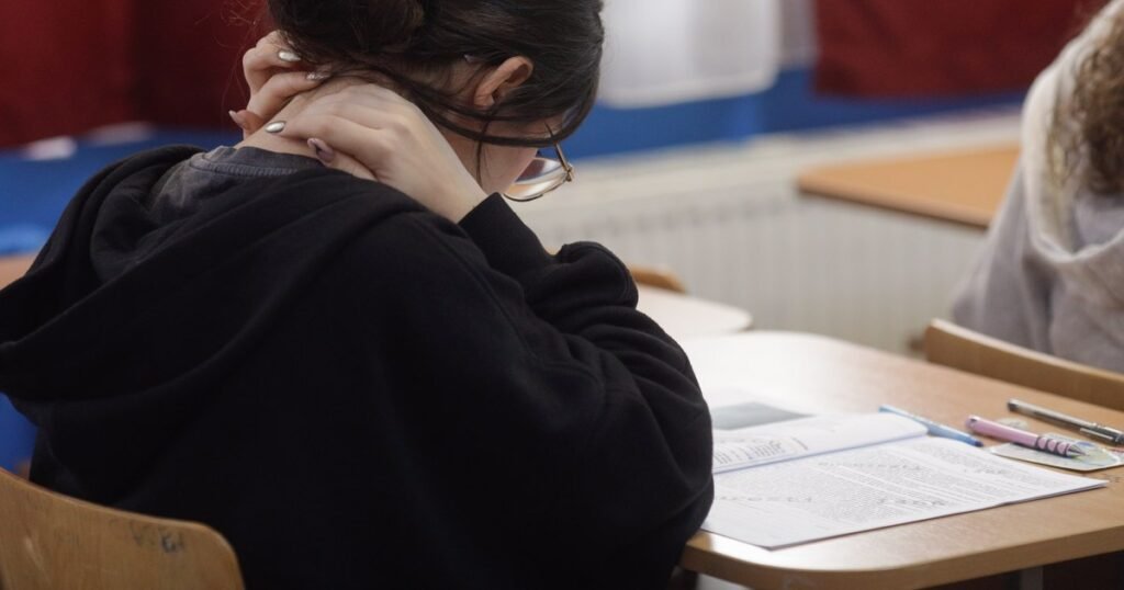 Probele scrise ale BAC-ul de toamnă 2025 încep luni. Peste 30.000 candidați s-au înscris să susțină examenul