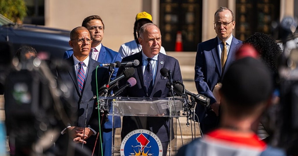 Procurorul general al Washington DC dă în judecată guvernul Trump pentru a opri preluarea controlului asupra poliţiei oraşului