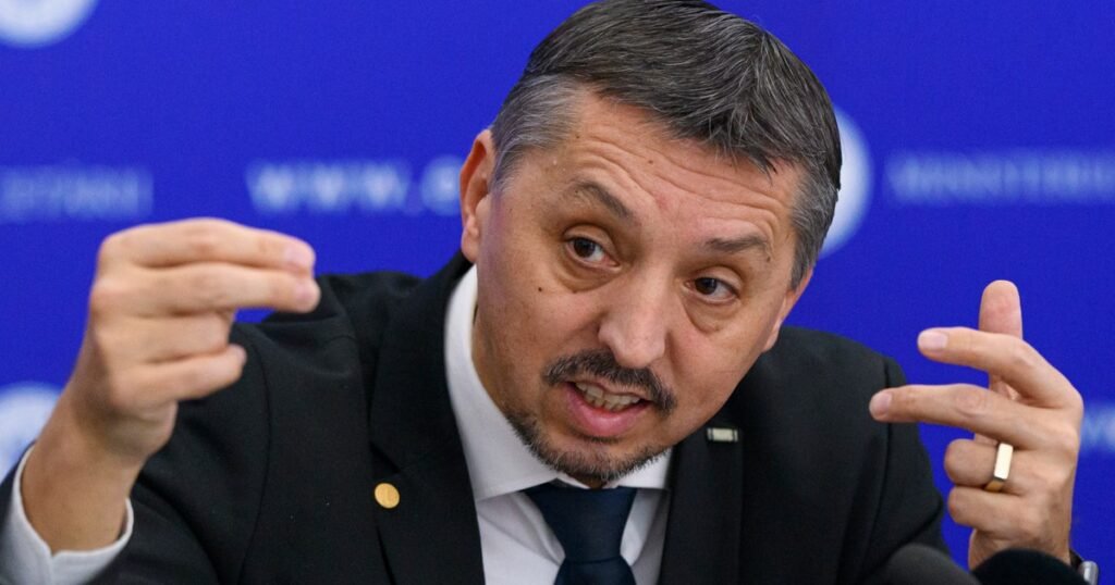 Profesorii cer anularea măsurilor Guvernului și demisia ministrului Daniel David: „Noi începem activitățile în septembrie”