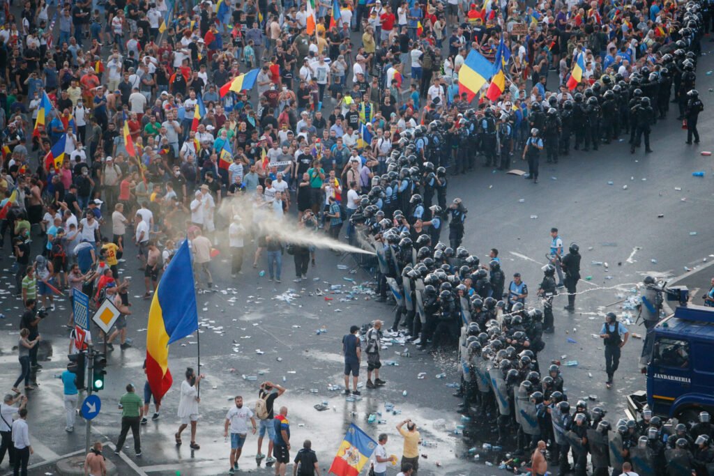 Protest în Piața Victoriei, la 7 ani de la violențele din 10 august 2018: Faptele se prescriu în 2026! Protest în Piața Victoriei, la 7 ani de la violențele din 10 august 2018: Faptele se prescriu în 2026!