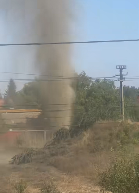 Risc de explozie la Amara, după spargerea unei pungi de gaze (video) Risc de explozie la Amara, după spargerea unei pungi de gaze (video)