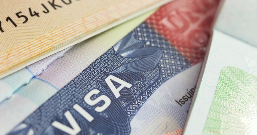 România angajează o firmă americană de lobby pentru a reintra în programul Visa Waiver România angajează o firmă americană de lobby pentru a reintra în programul Visa Waiver