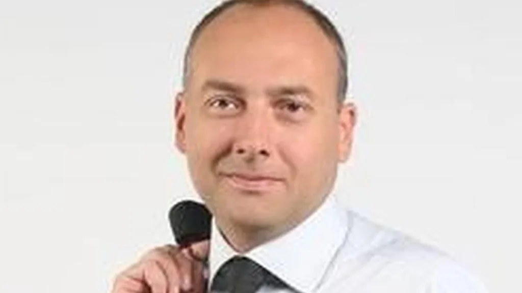 România, cu ferestrele zidite România, cu ferestrele zidite