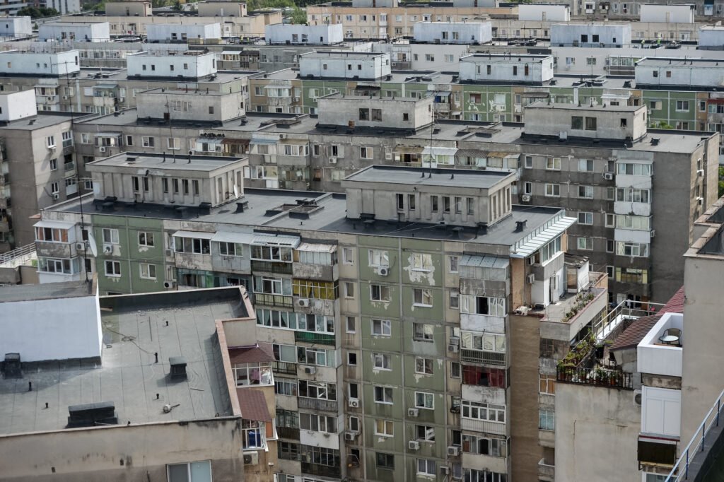 Romanii aleg tot mai des apartamentele vechi